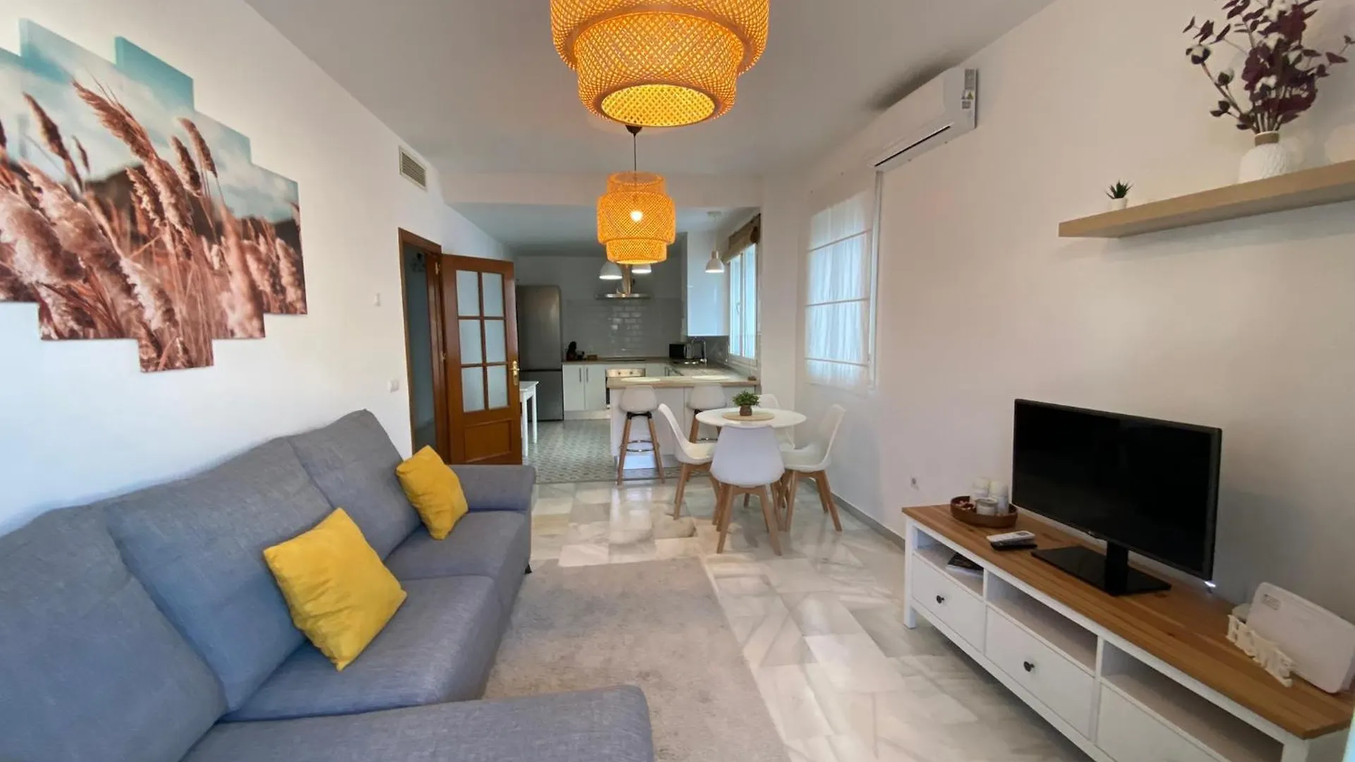 Apartamento En Centro Con Garaje Sanlucar de Barrameda 0*,  Spain